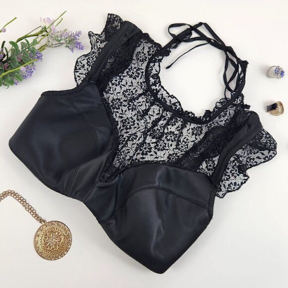 32DD {Victoria's Secret} Black Bra Top - Picture 1 of 16